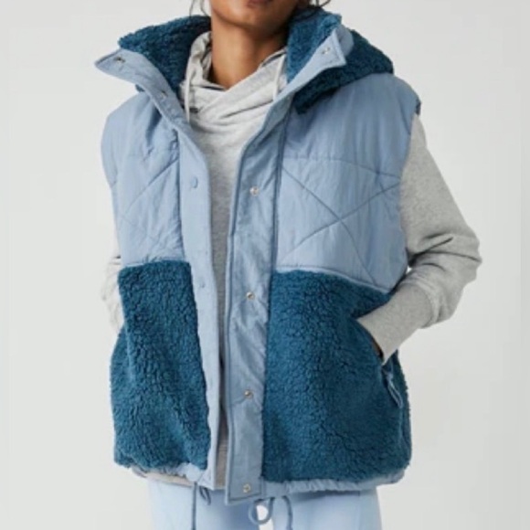 Free People Movement Adventure Awaits Vest Size Medium (missing drawstring) - Picture 1 of 4